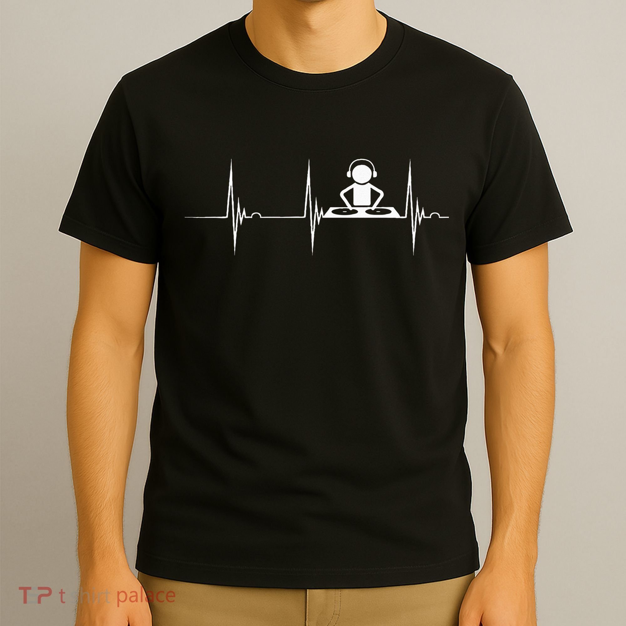 DJ Techno Turntable DJ Heartbeat EKG Pulse Dance Music T-Shirt