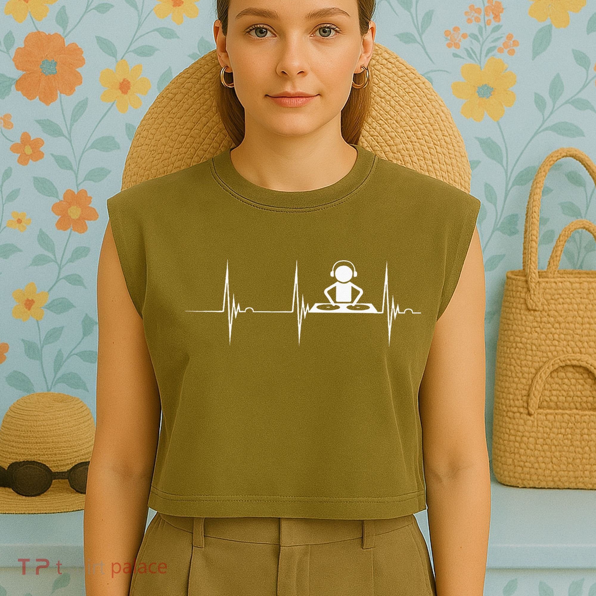 DJ Techno Turntable DJ Heartbeat EKG Pulse Dance Music Garment-Dyed Women's Muscle Tee