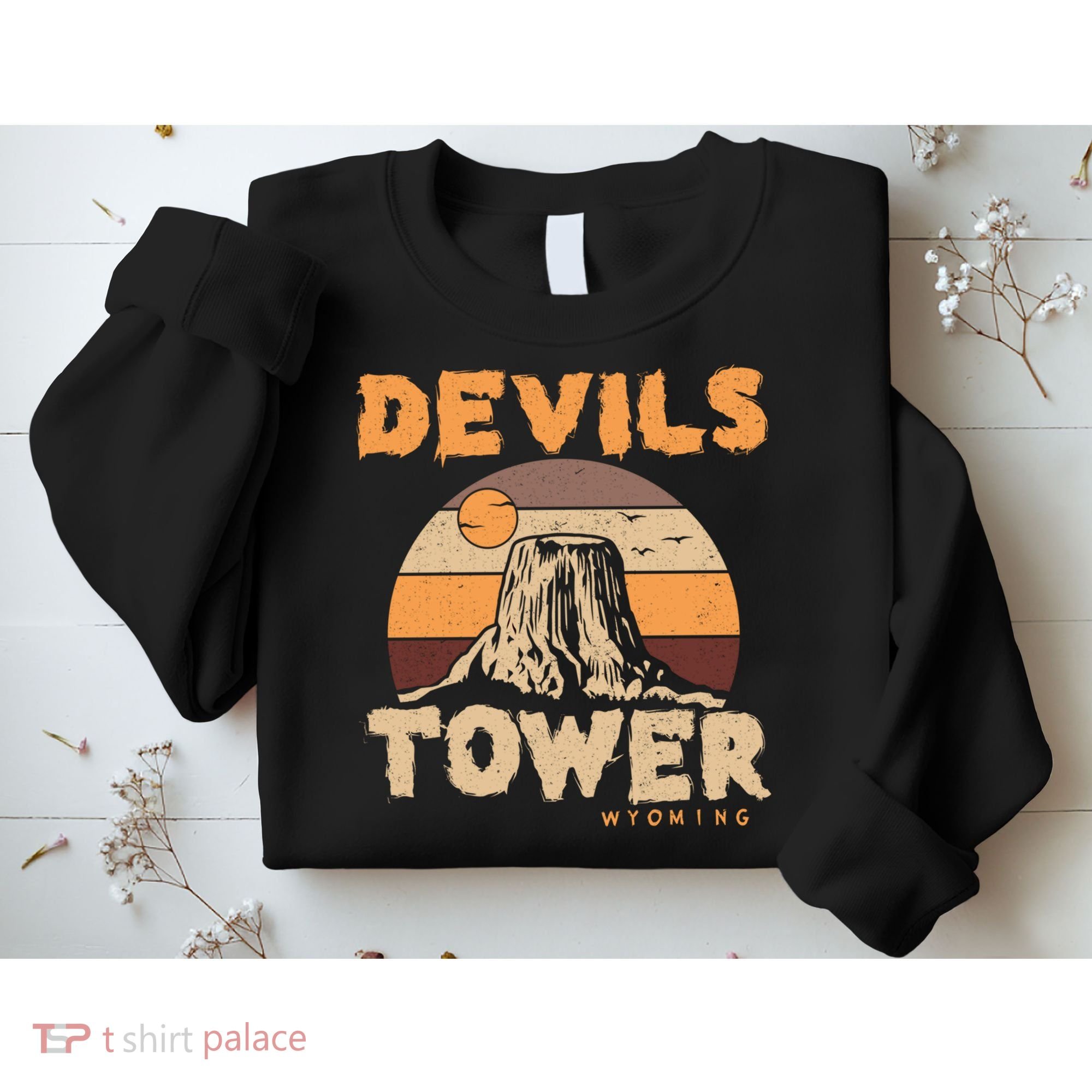 Devil's Tower Wyoming Hiking Camping Mountains Meaningful Gift Sweatshirt