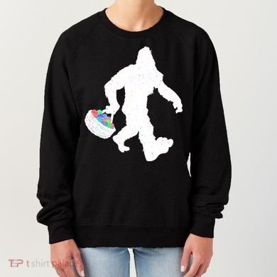 Easter Bigfoot Sasquatch Funny Easter Eggs Basket Women's Sweatshirt
