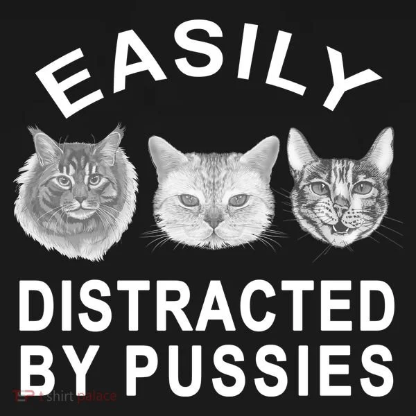 EASILY DISTRACTED BY PUSSIES Bucket Hat
