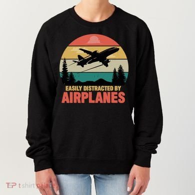 Easily Distracted By Airplanes Lover Retro Funny Pilot Women's Sweatshirt