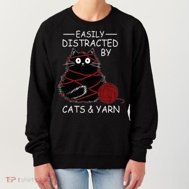 Easily Distracted By Cats And Yarn Kitten Lover Crochet Women's Sweatshirt