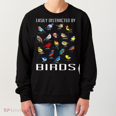 Easily Distracted By Birds Birdwatching Lover Birdwatcher Women's Sweatshirt