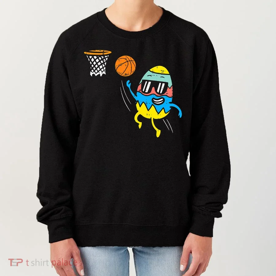 Easter Egg Playing Basketball Cute Sports Women's Sweatshirt