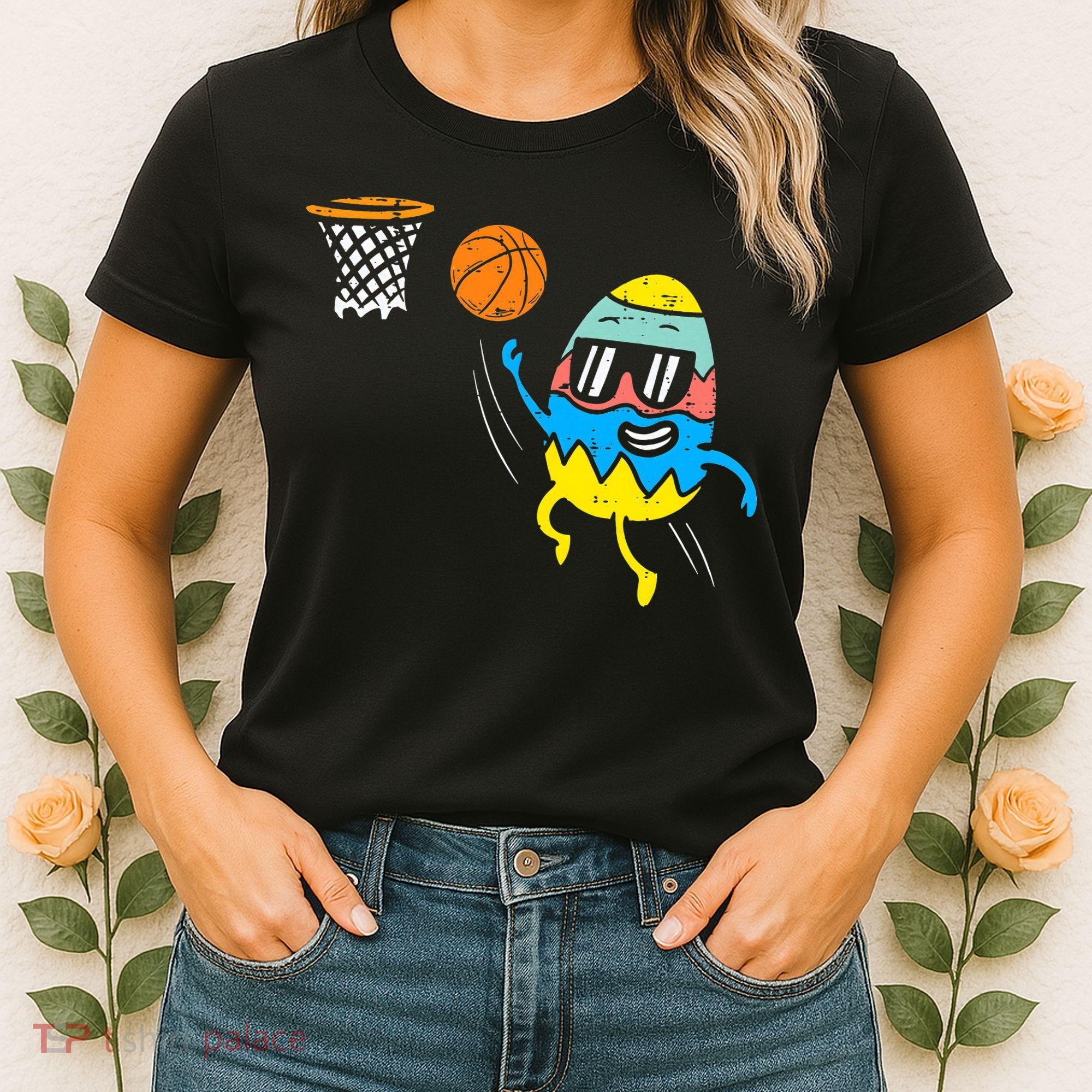 Easter Egg Playing Basketball Cute Sports Women's T-Shirt