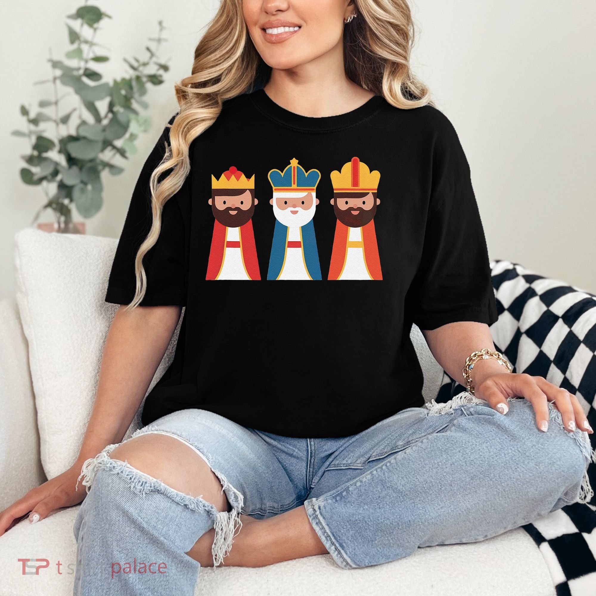 Epiphany Feliz Dia De Reyes Three Wise Happy Holy Kings Comfort Colors T-Shirt