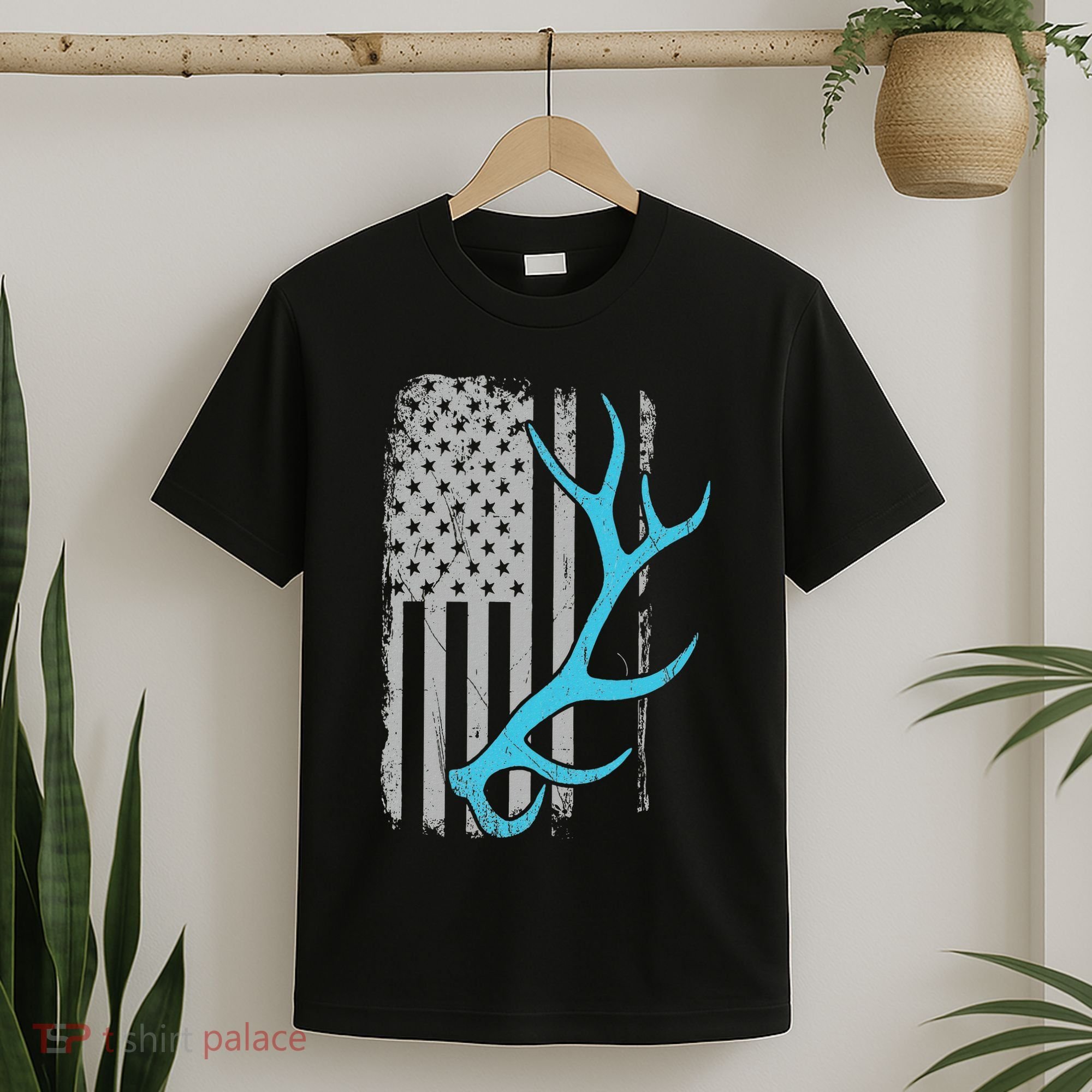 Elk Hunter Vintage Usa Flag Shed Antlers T-Shirt