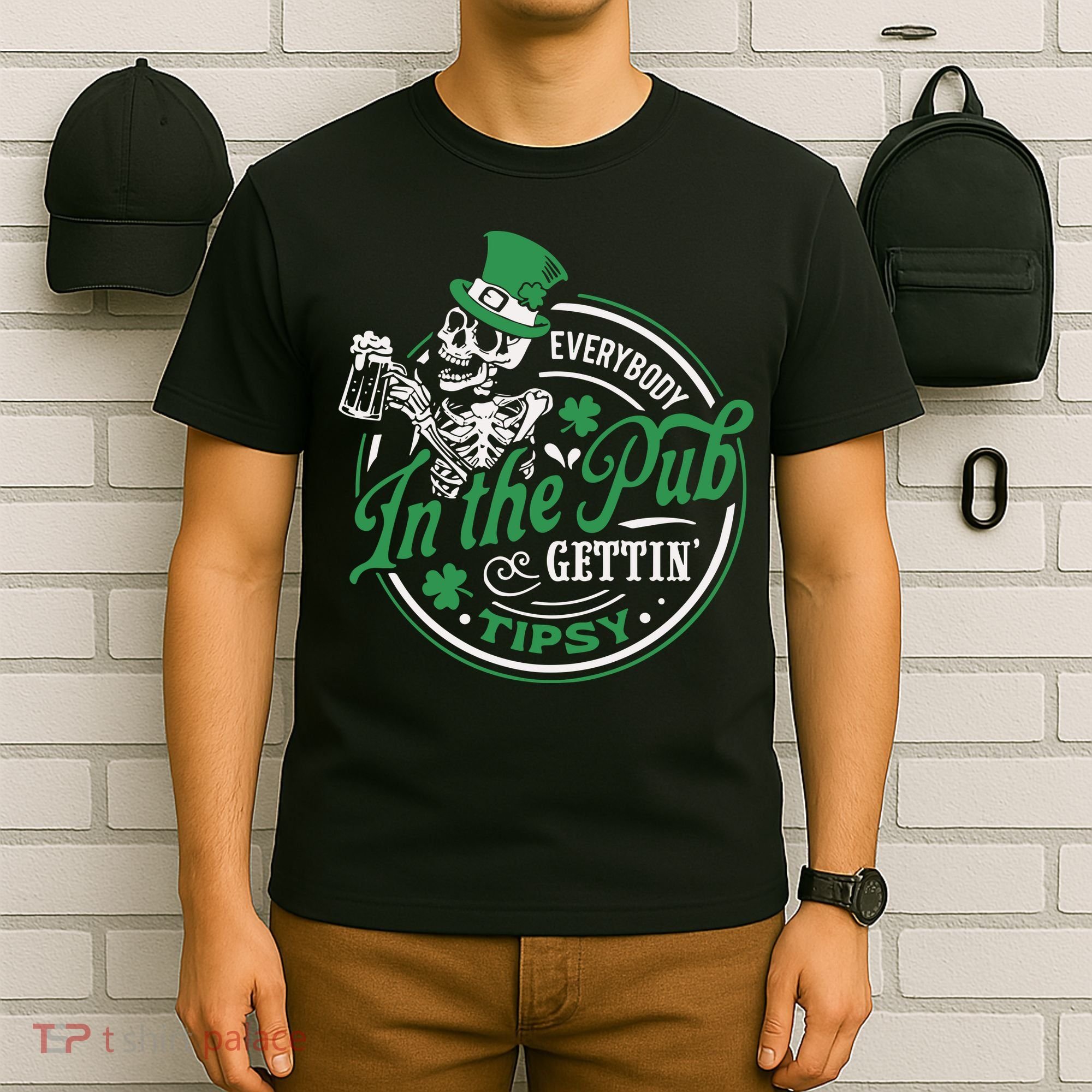 Everybody In The Pub Gettin Tipsy Shenanigans Drinking T-Shirt