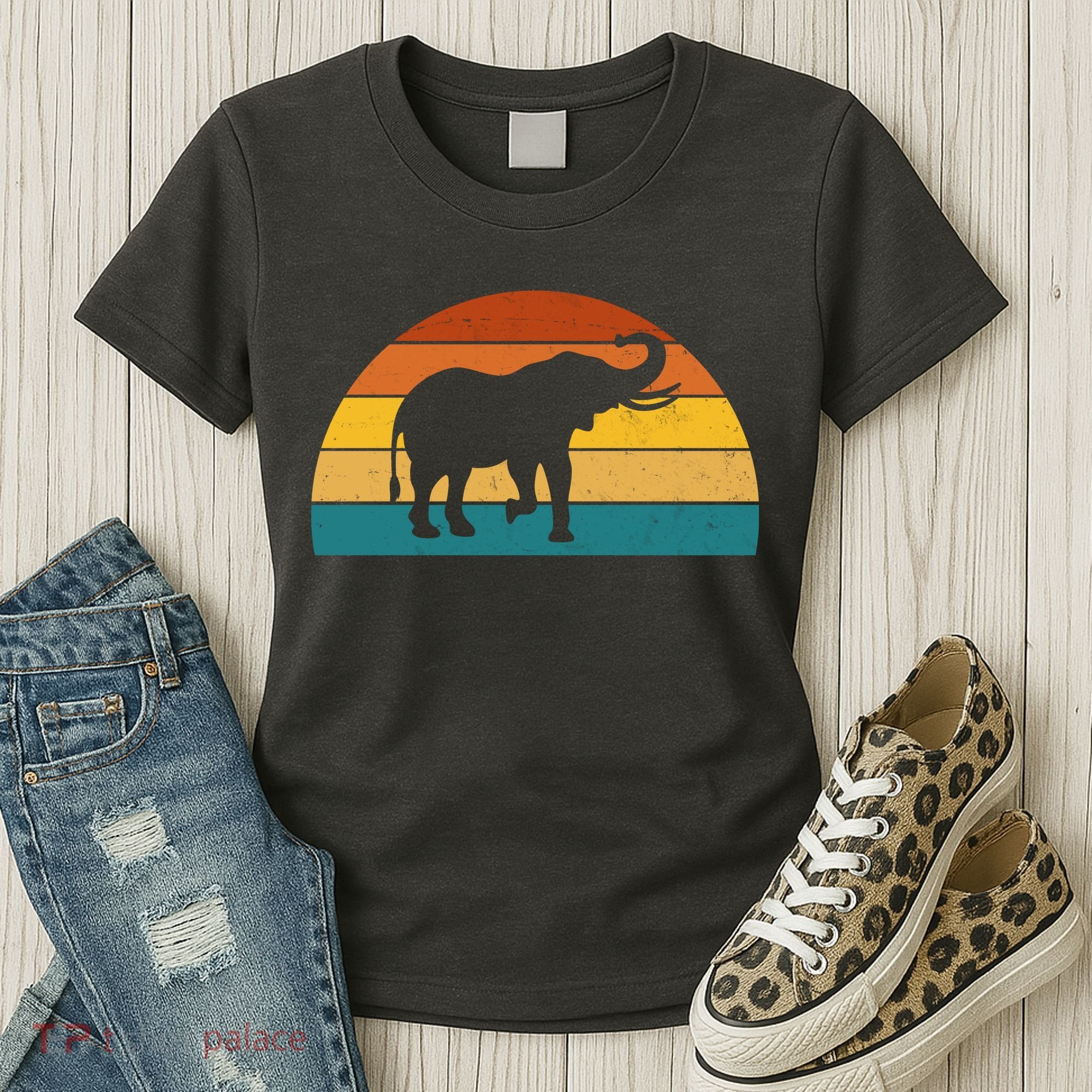 Elephant Lover Retro Sunset Women's T-Shirt