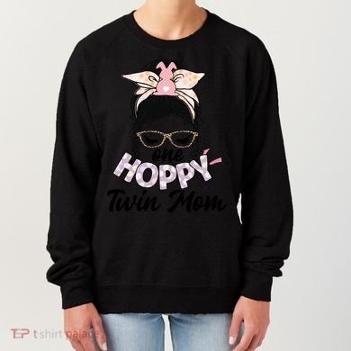 Easter Messy Bun One Hoppy Twin Mom Bunny Mom Easter Cool Gift Women's Sweatshirt