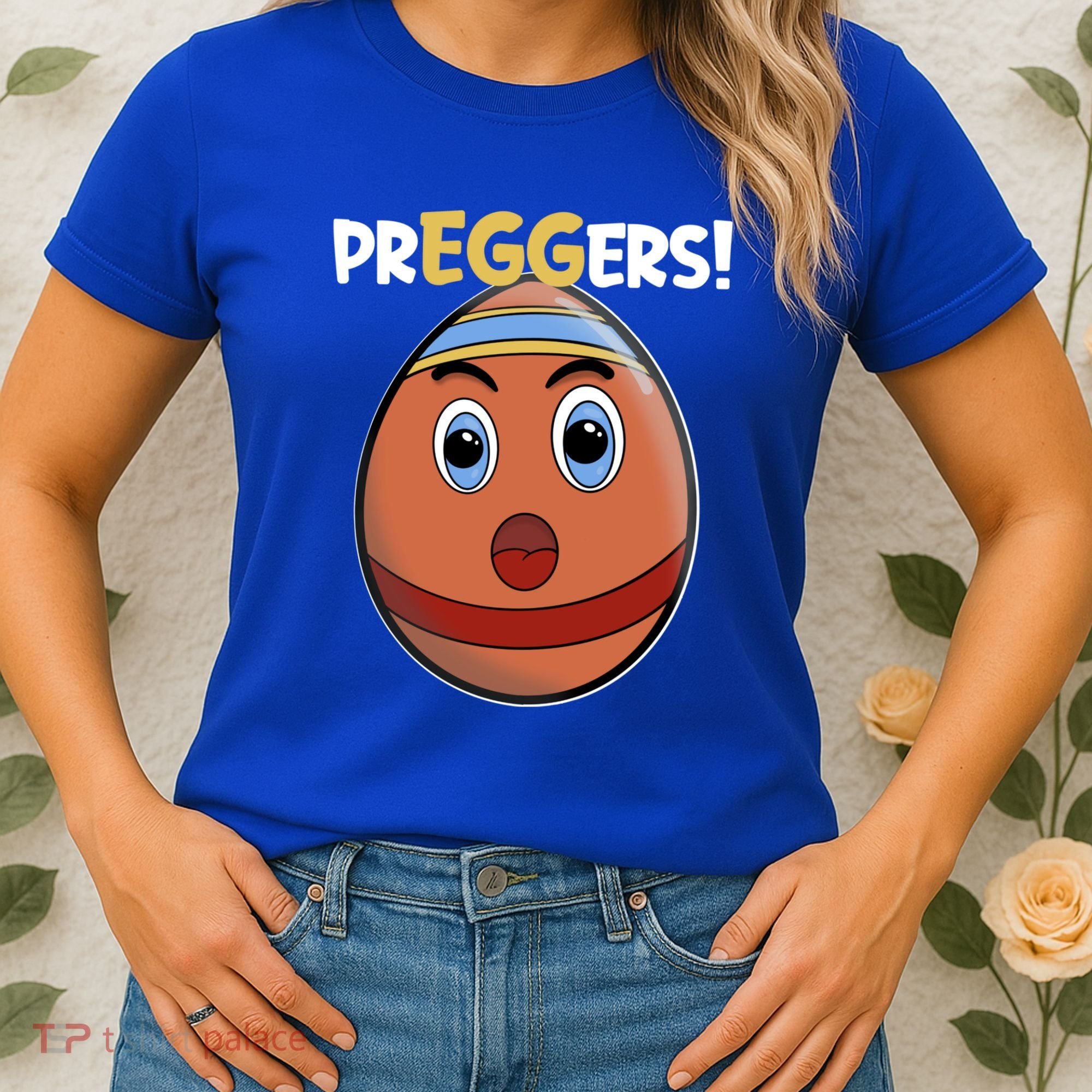 Easter Pregnancy Announcet Egg Expecting Mom Dad Preggers Gift Women's T-Shirt