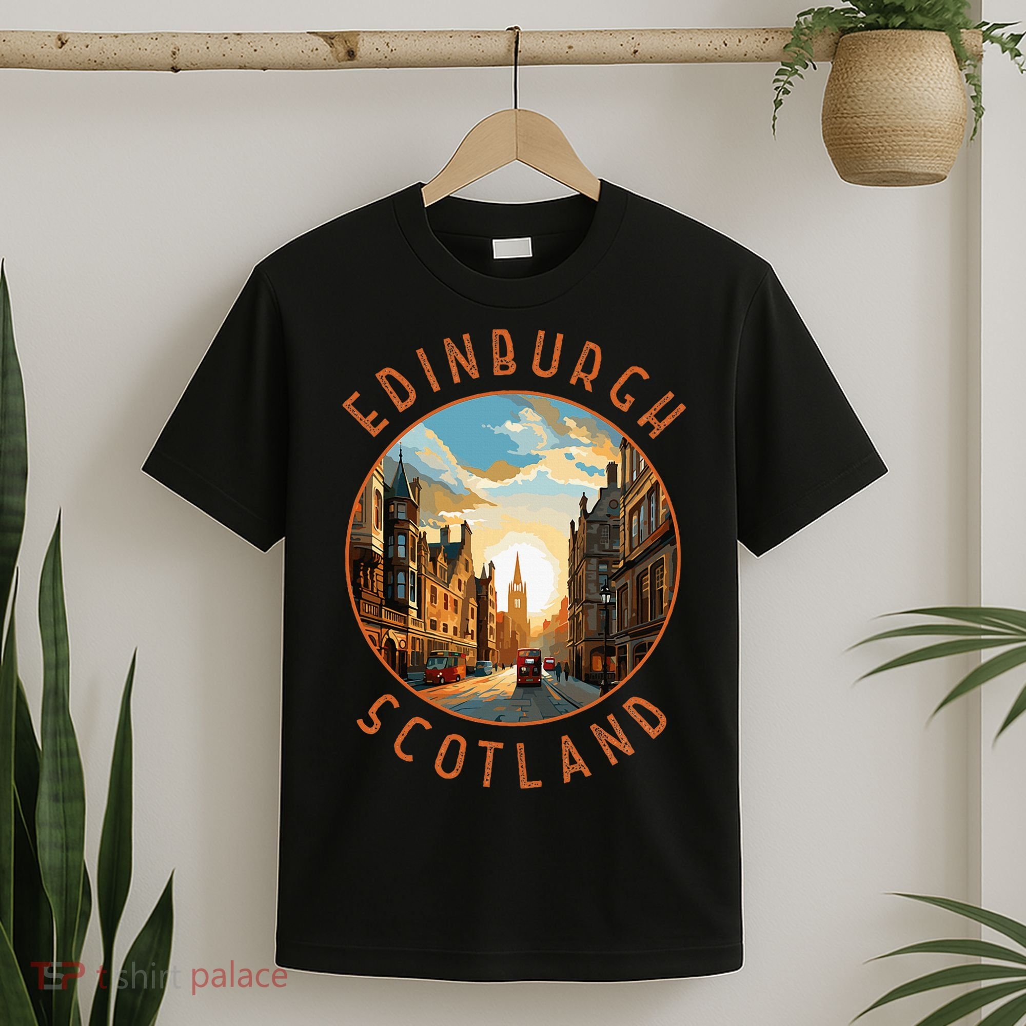 Edinburgh Scotland Retro Distressed Circle Travel Souvenir T-Shirt
