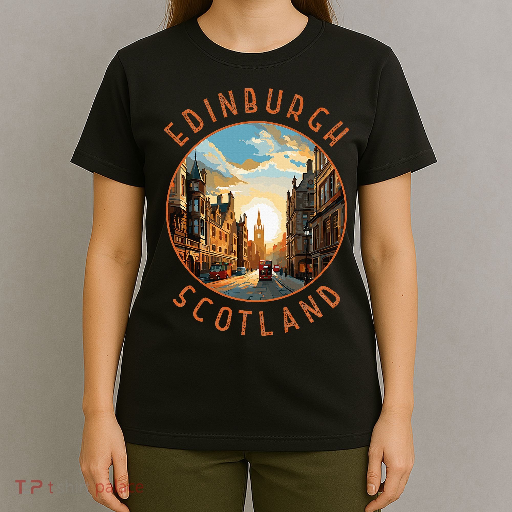 Edinburgh Scotland Retro Distressed Circle Travel Souvenir T-Shirt