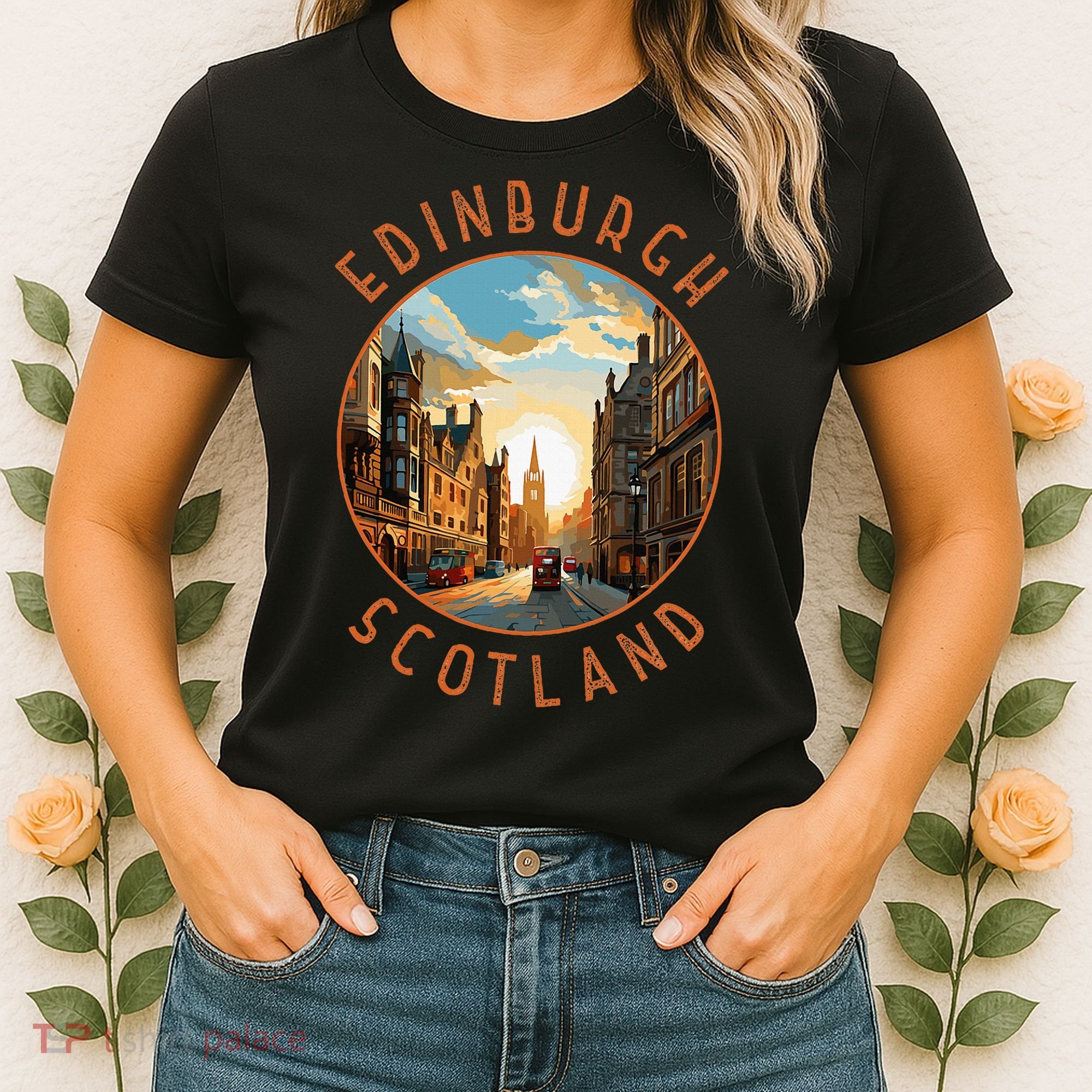 Edinburgh Scotland Retro Distressed Circle Travel Souvenir Women's T-Shirt