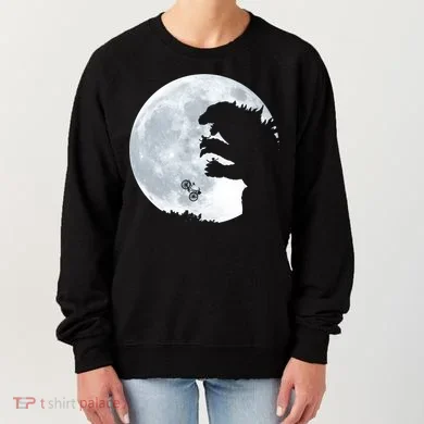E.T Vs. Monster Women's Sweatshirt