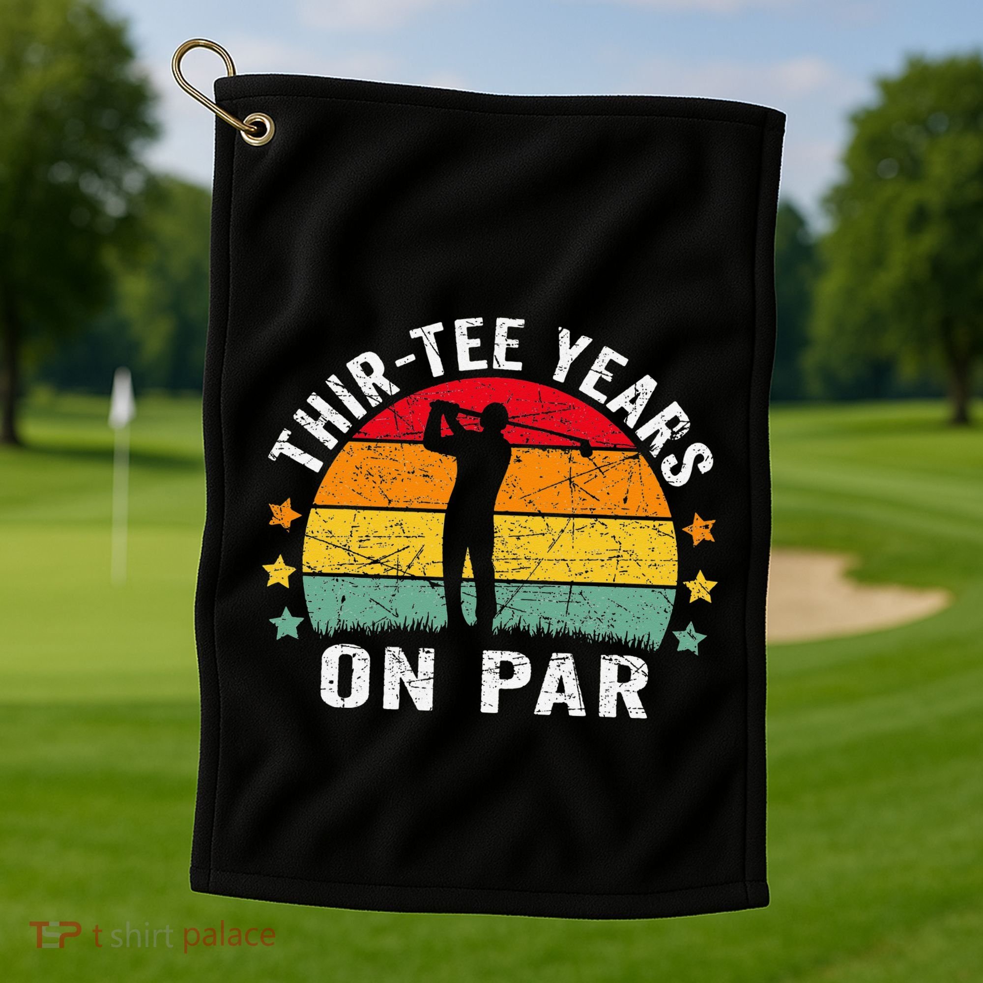 Funny 30th Birthday Golf Pun Retro Sunset 30 Year Old Golfer Golf Towel