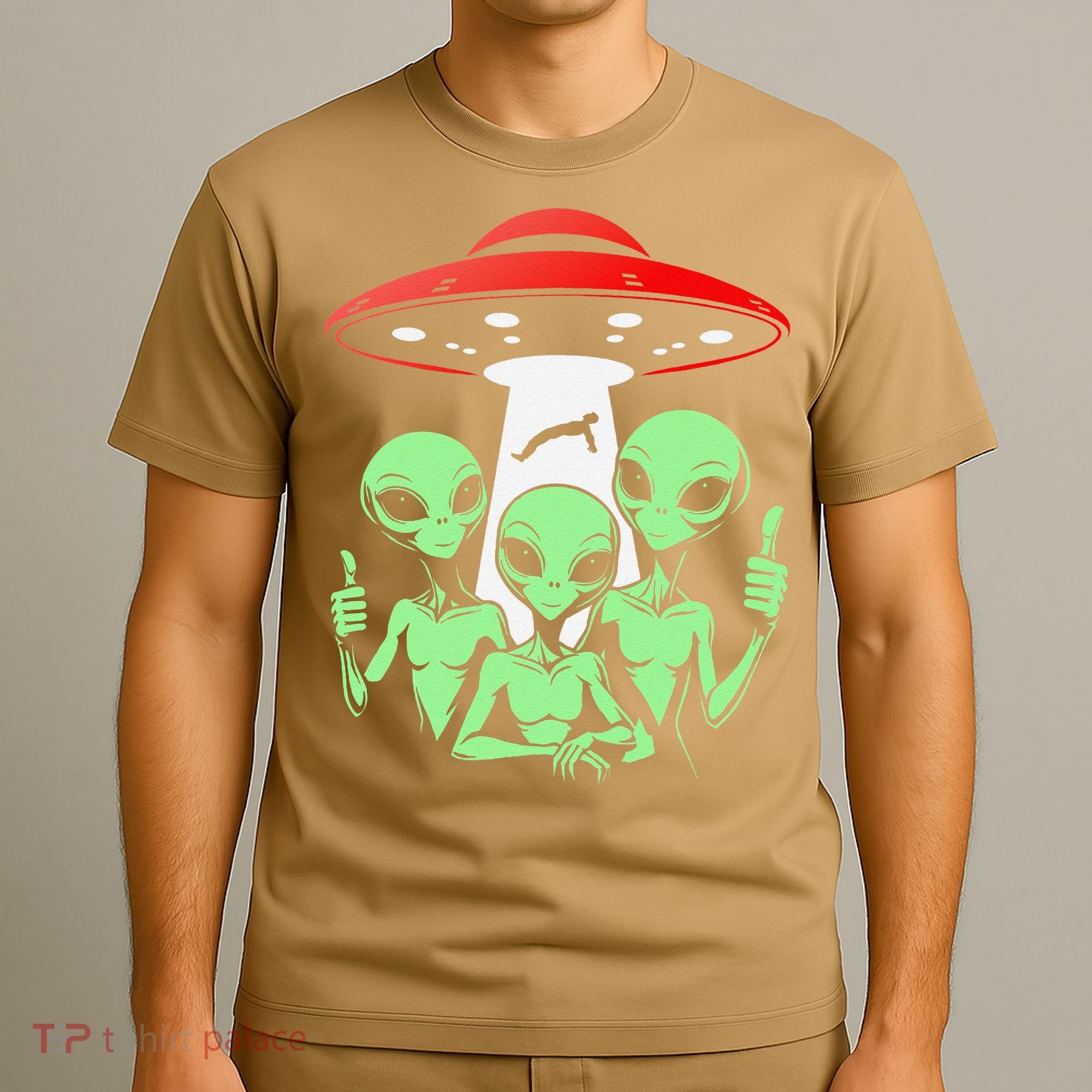 Funny Alien Abduction Selfie Alien Vacation Fishing Trip T-Shirt