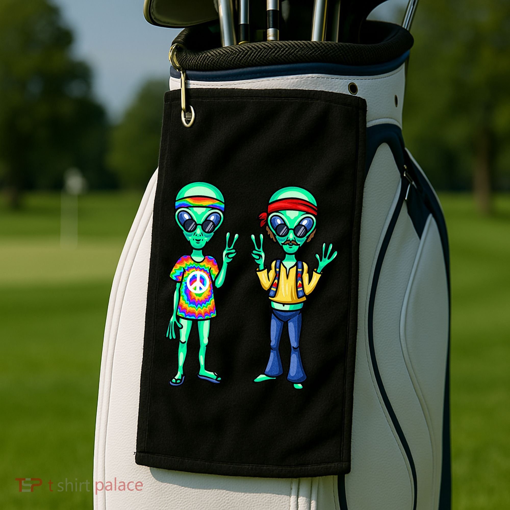 Funny Alien Alien Lover Hippie Aliens Believe In Aliens Golf Towel