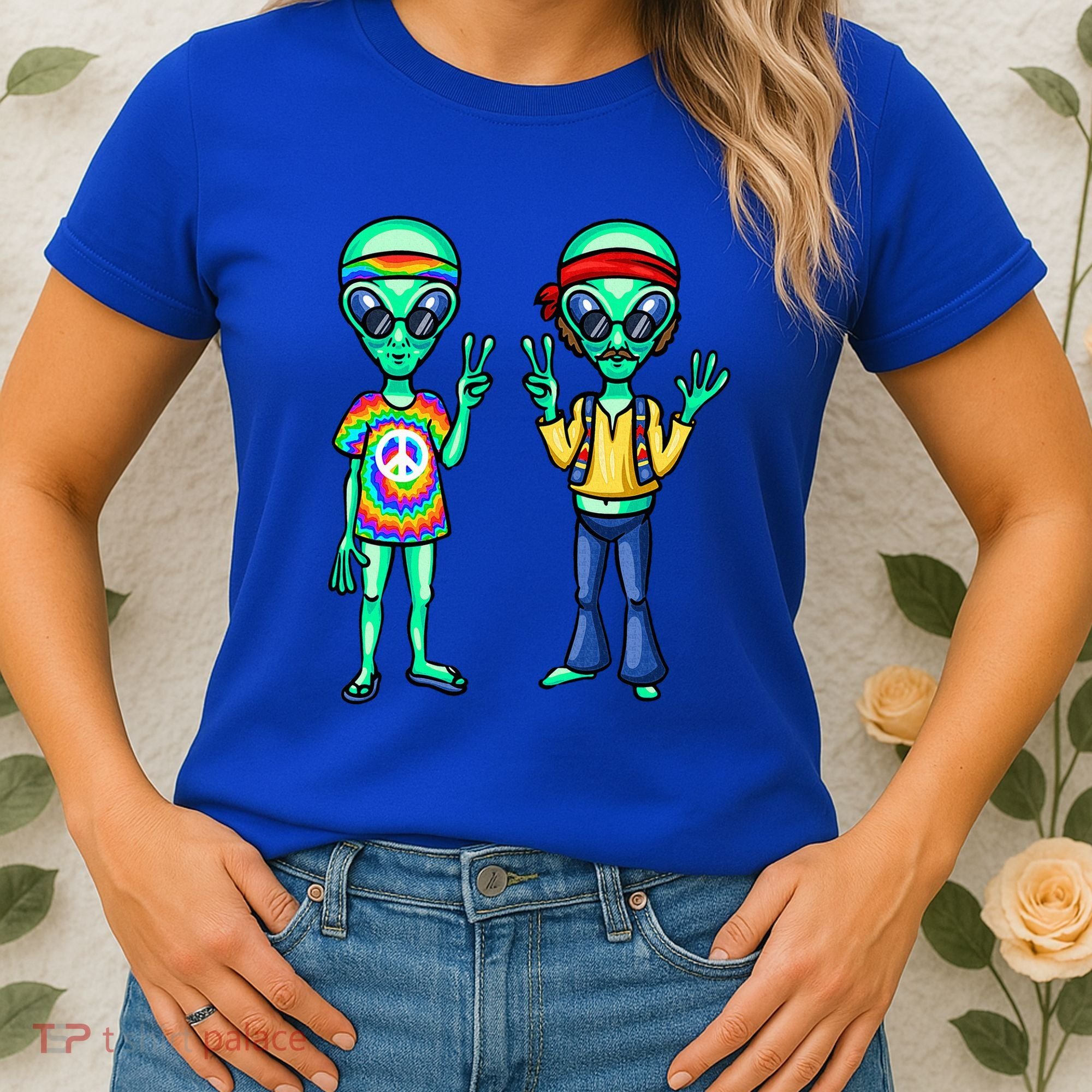 Funny Alien Alien Lover Hippie Aliens Believe In Aliens Women's T-Shirt