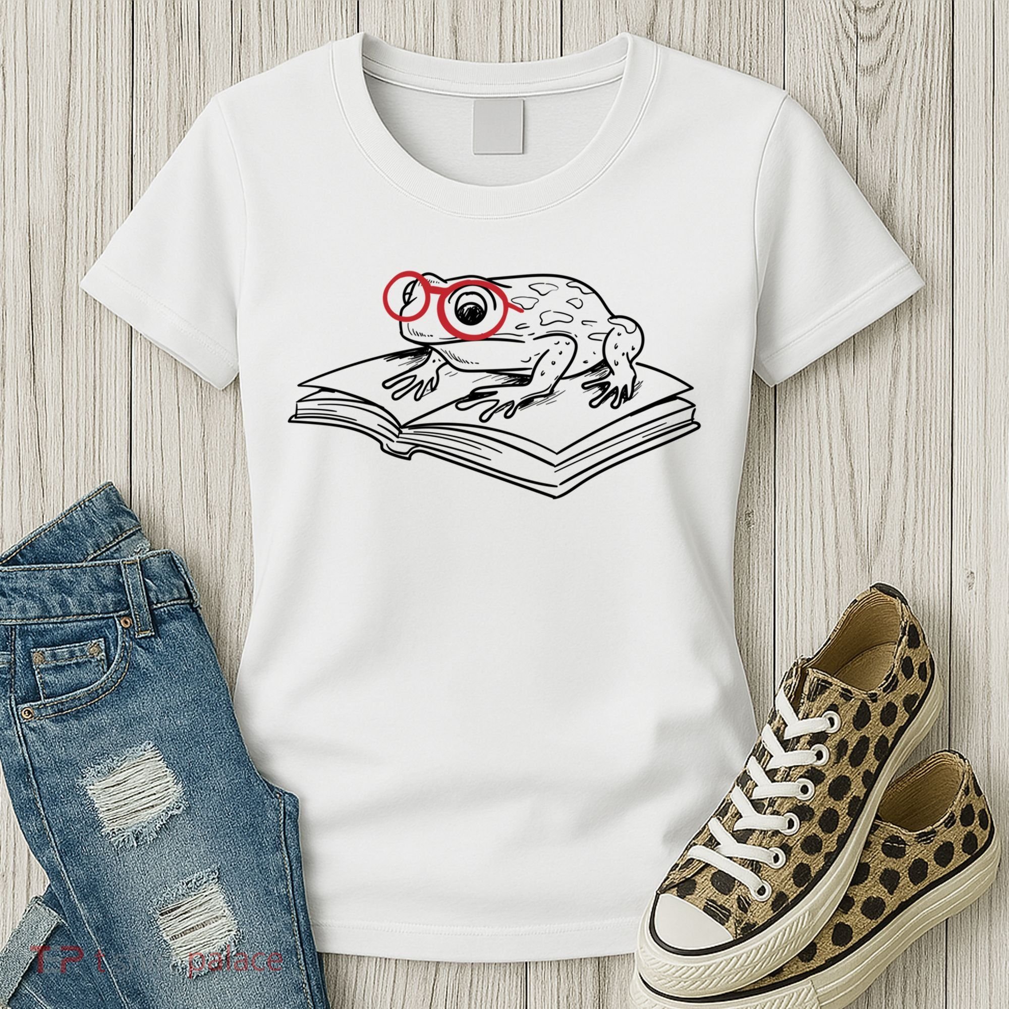 Frogs And Books Reading Literature Cute Gift Women's T-Shirt