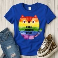 Free Auntie Hugs Pride Lgbtq Flag Cat Cool Gift Women's T-Shirt thumb 3