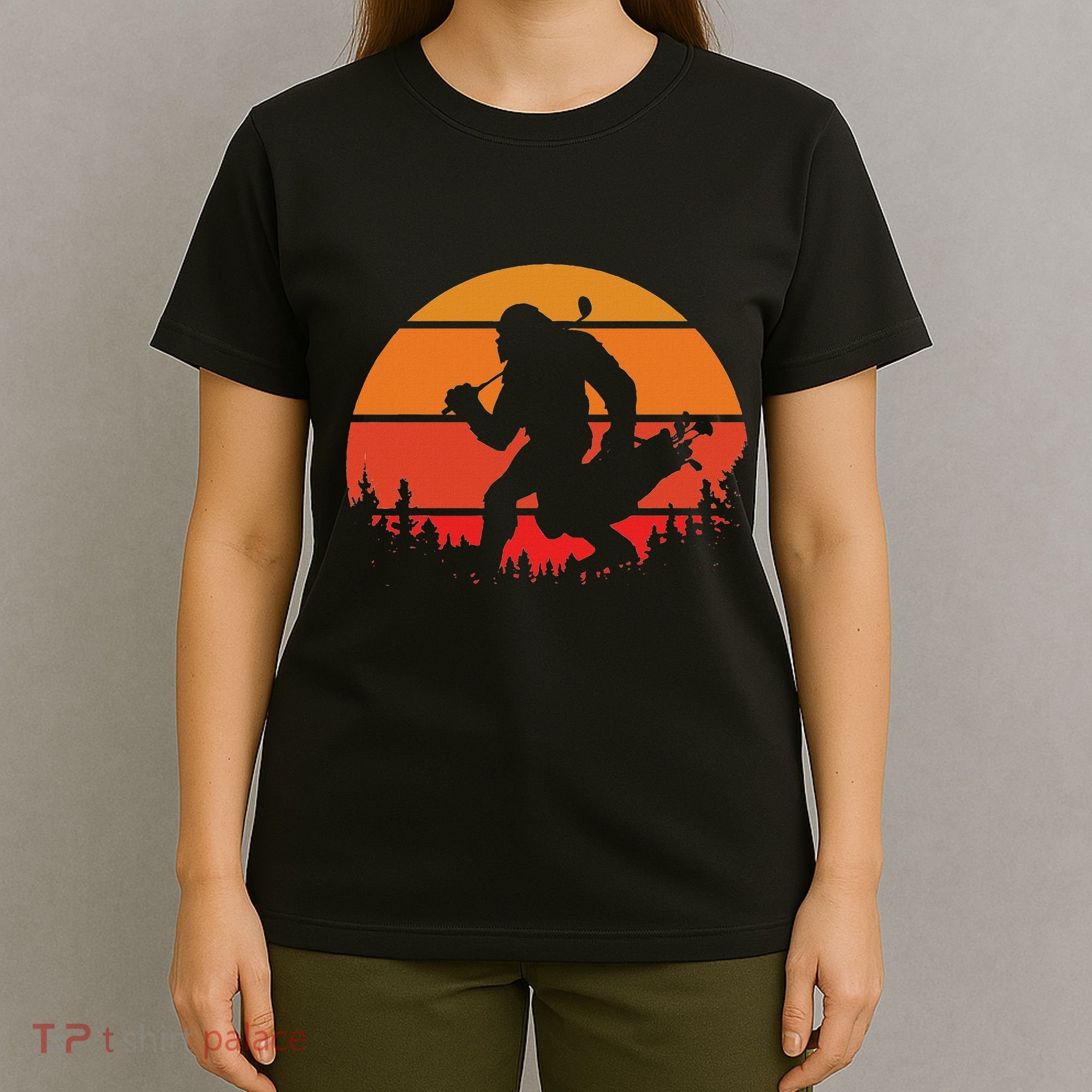 Funny Bigfoot Golf Retro Sasquatch Playing Golf T-Shirt