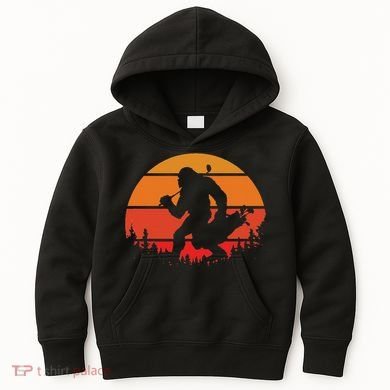 Funny Bigfoot Golf Retro Sasquatch Playing Golf Kids Hoodie