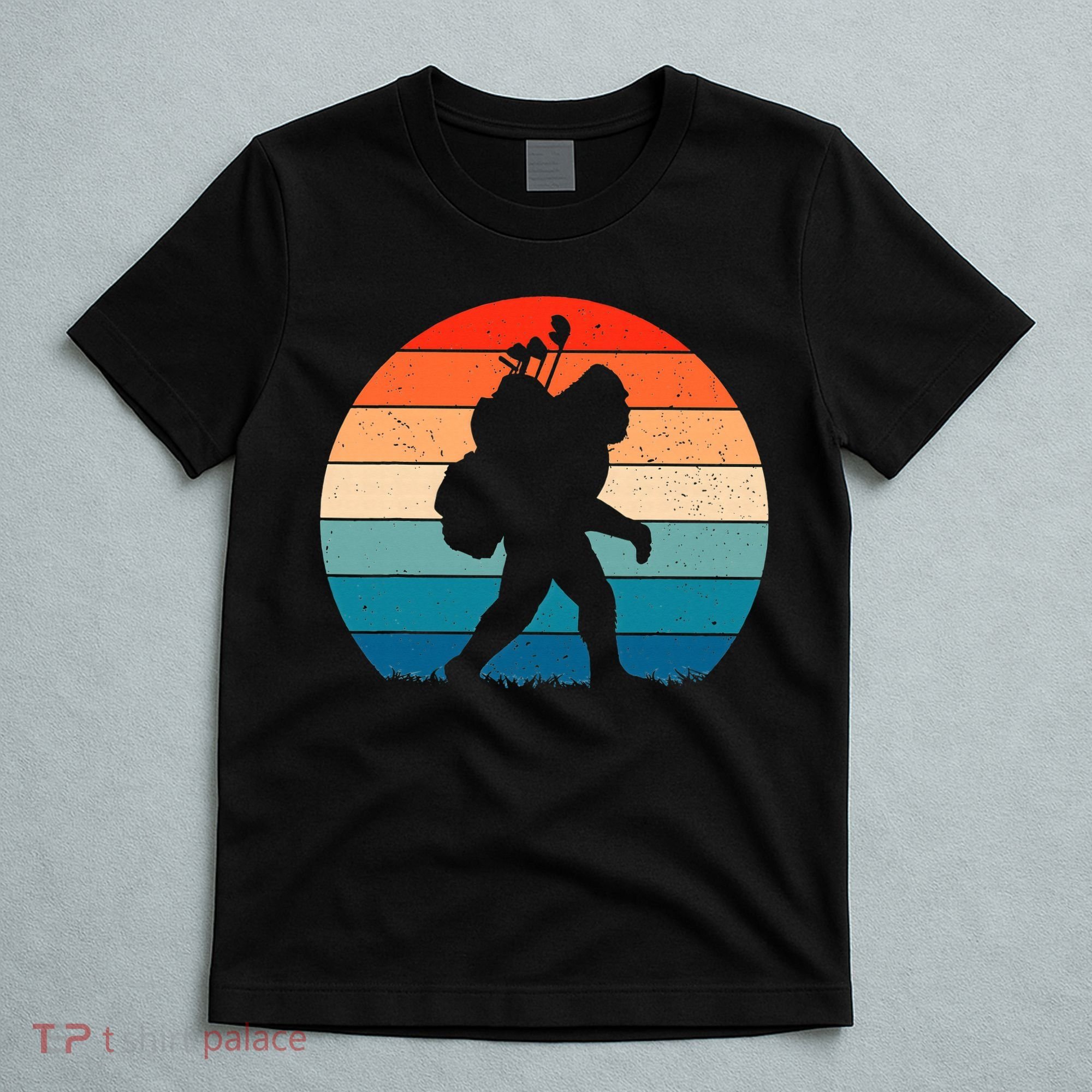 Funny Bigfoot Golf Vintage Retro Sasquatch Playing Golf Gift T-Shirt
