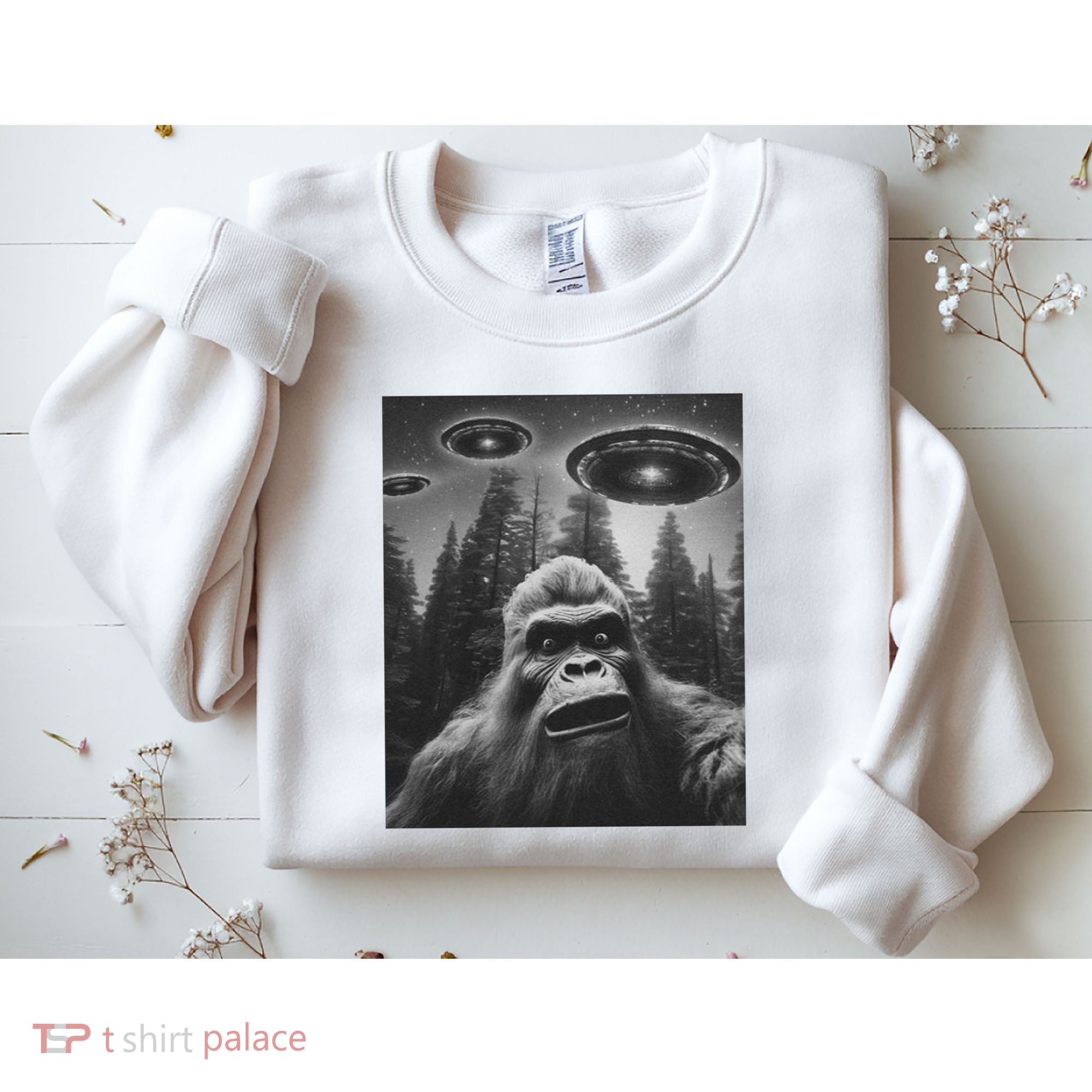 Funny Bigfoot Sasquatch Alien Ufo Sweatshirt