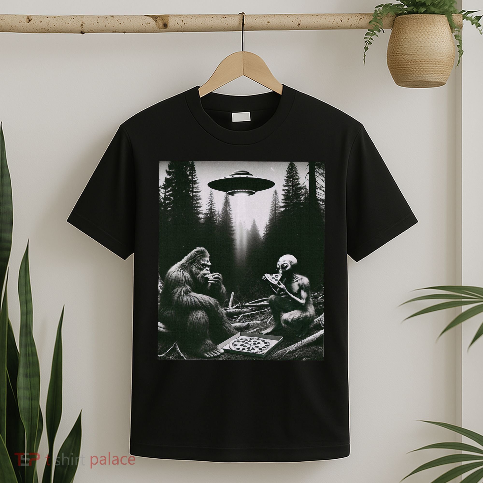 Funny Bigfoot With Alien Eating Pizza. Bigfoot And Alien Ufo T-Shirt