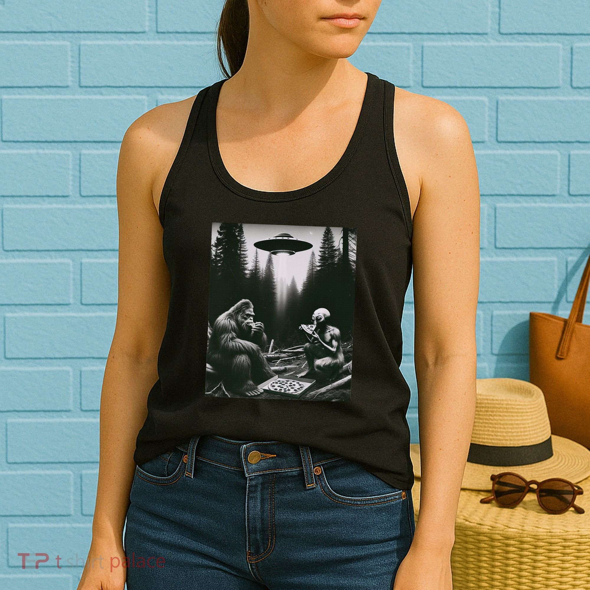 Funny Bigfoot With Alien Eating Pizza. Bigfoot And Alien Ufo Women's Tank Top