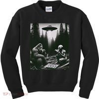 Funny Bigfoot With Alien Eating Pizza. Bigfoot And Alien Ufo Kids Sweatshirt thumb 0