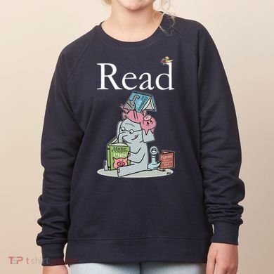 Funny Cute Animals Read Book Fan Women's Sweatshirt