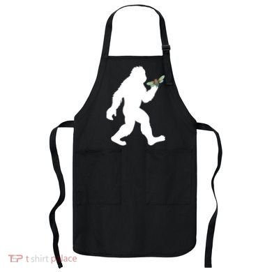 Funny Cicada Comeback 2024 Bigfoot Catching Cicada Gift Apron