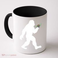 Funny Cicada Comeback 2024 Bigfoot Catching Cicada Gift Coffee Mug thumb 0