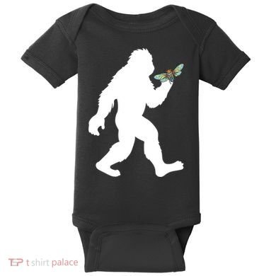 Funny Cicada Comeback 2024 Bigfoot Catching Cicada Gift Baby Bodysuit