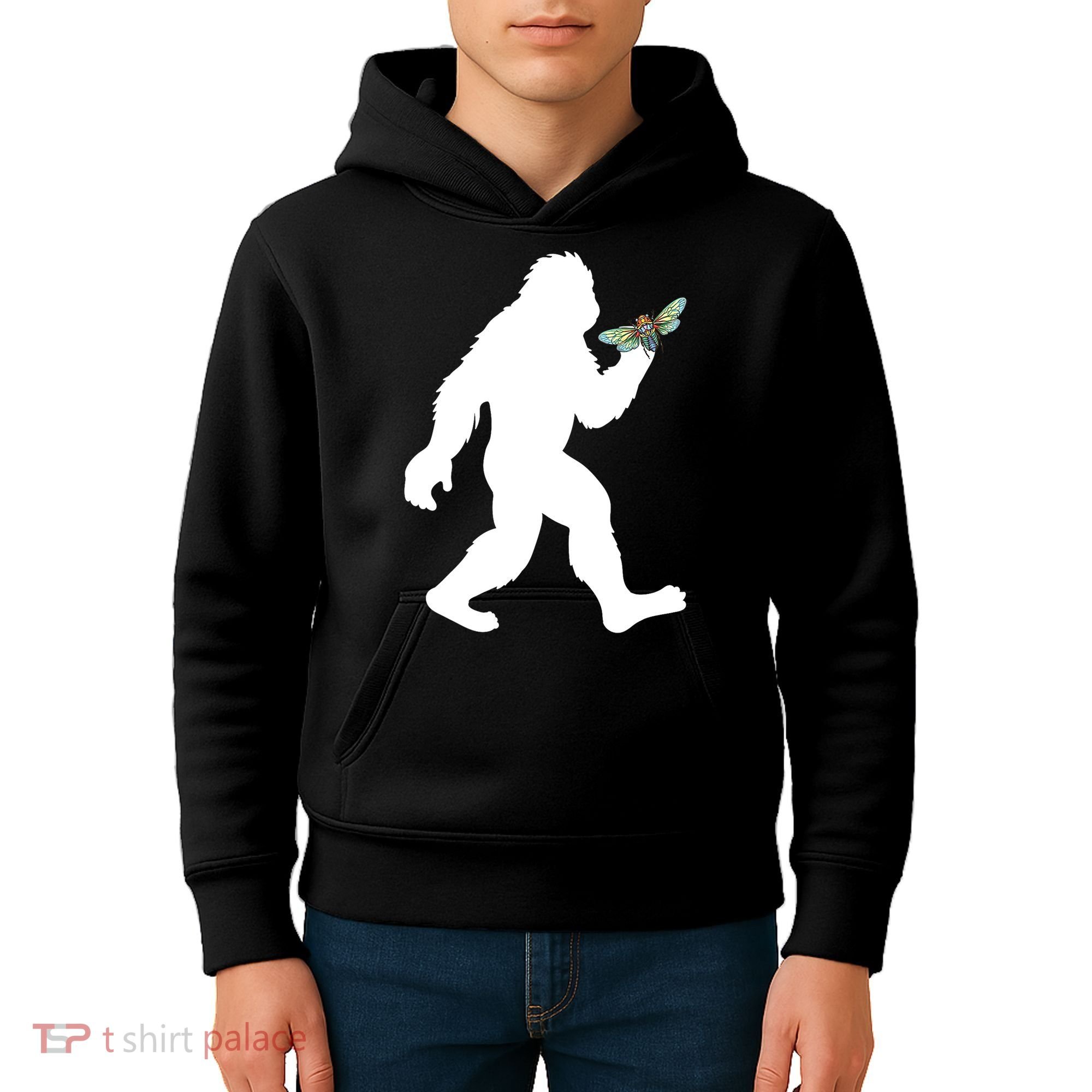 Funny Cicada Comeback 2024 Bigfoot Catching Cicada Gift Kids Hoodie