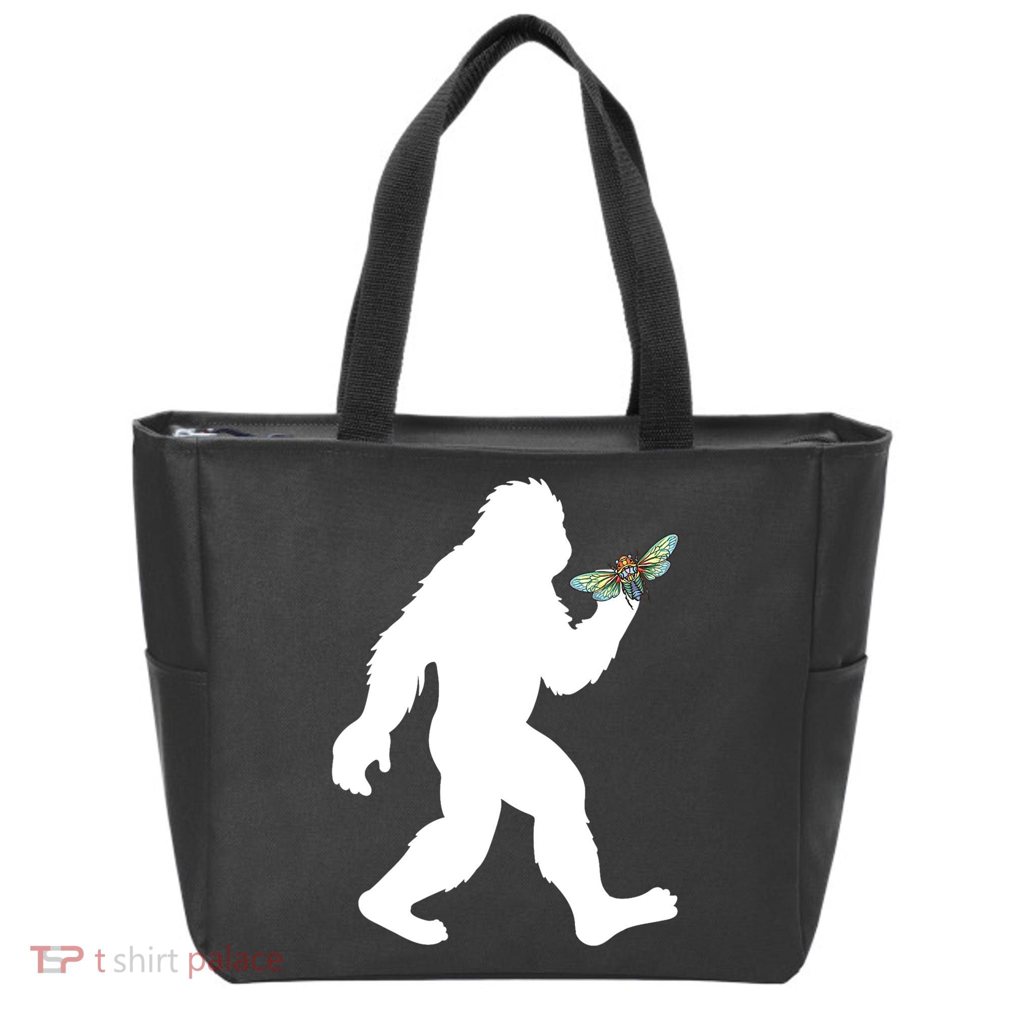Funny Cicada Comeback 2024 Bigfoot Catching Cicada Gift Tote Bag