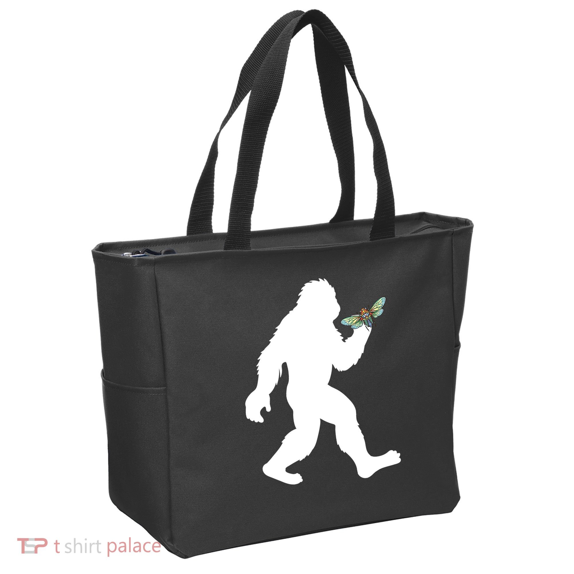 Funny Cicada Comeback 2024 Bigfoot Catching Cicada Gift Tote Bag