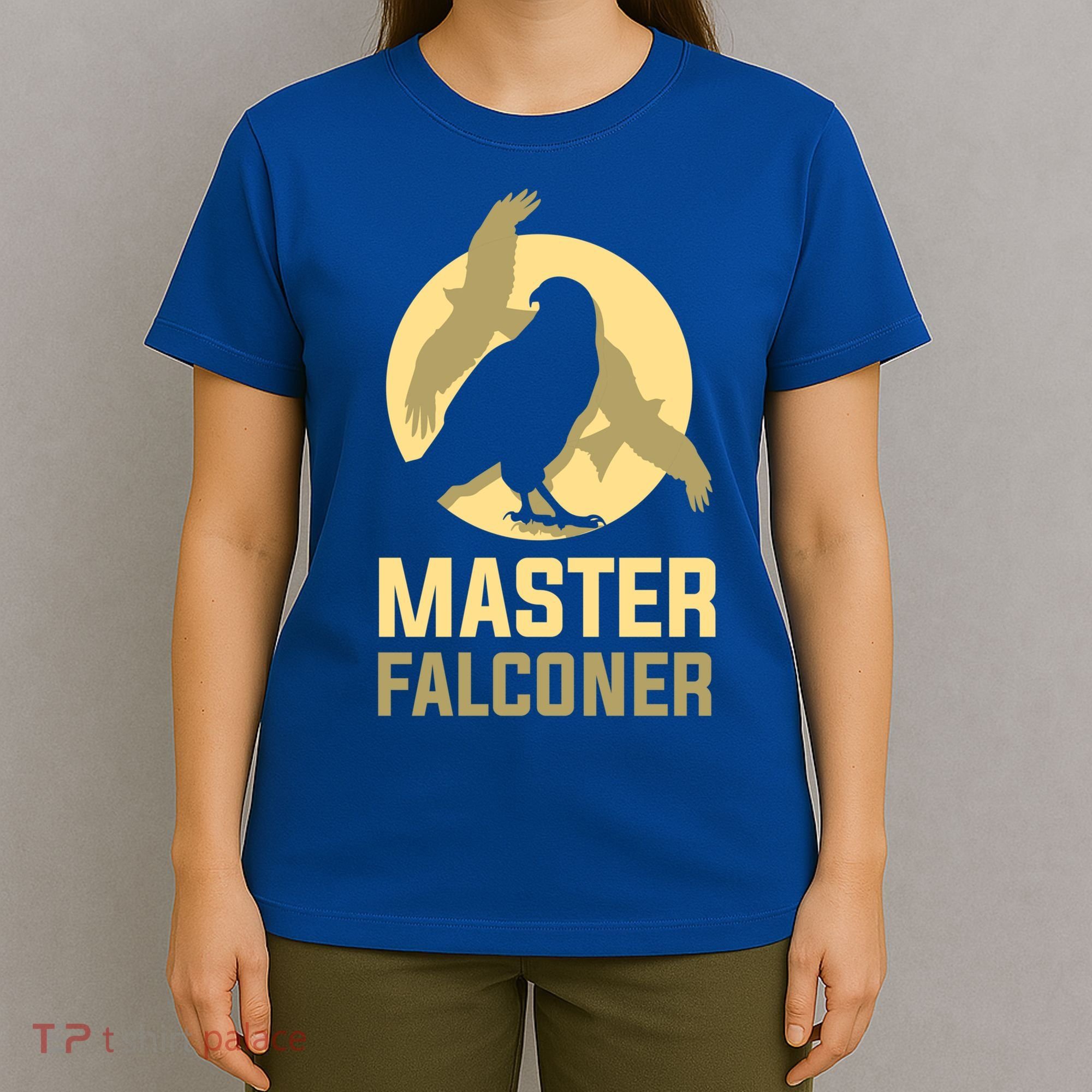 Falconry Cool Gift Master Falconer Gift T-Shirt