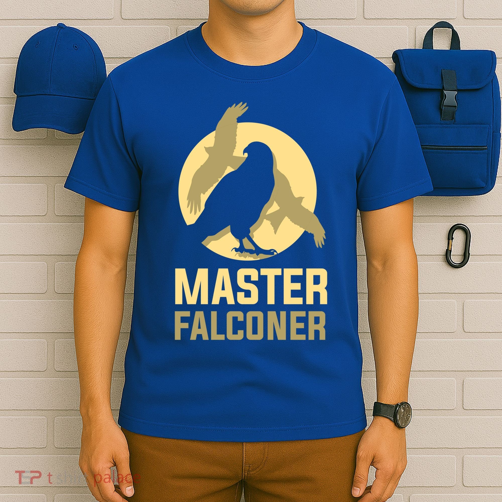 Falconry Cool Gift Master Falconer Gift T-Shirt