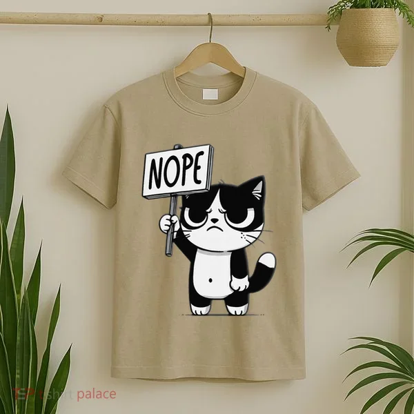 Funny Cat Nope Grumpy Face Cat Sarcastic Mom Dad T-Shirt
