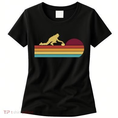 Funny Curling Retro Curler Ice Winter Sport Curlers Curling Gift Women's T-Shirt
