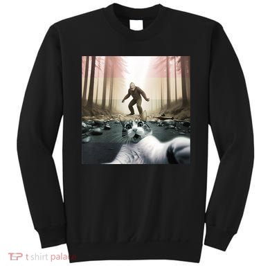 Funny Cat Selfie With Bigfoot Sasquatch Cat Bigfoot Vintage Sweatshirt