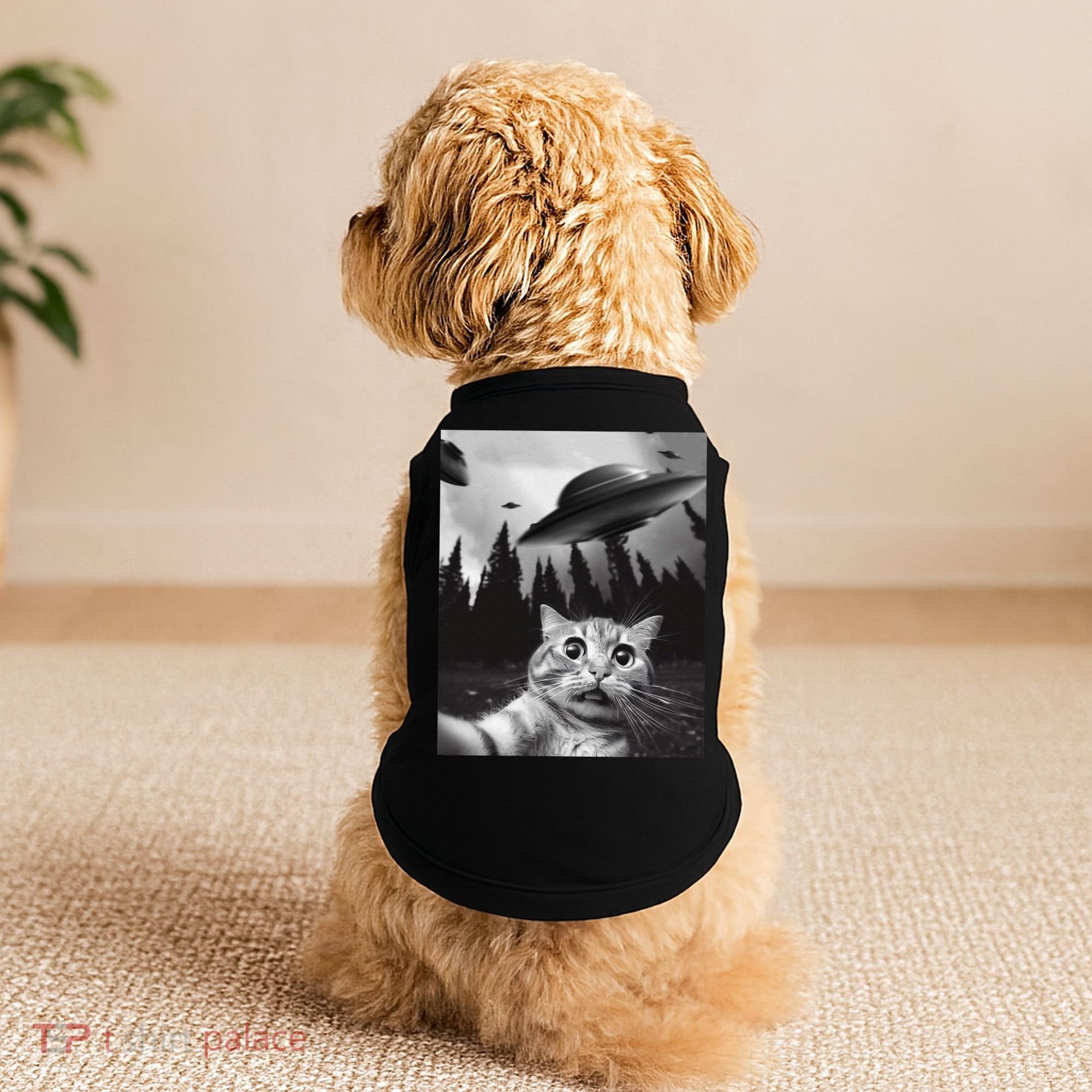 Funny Cat Selfie With Ufos Doggie Tank