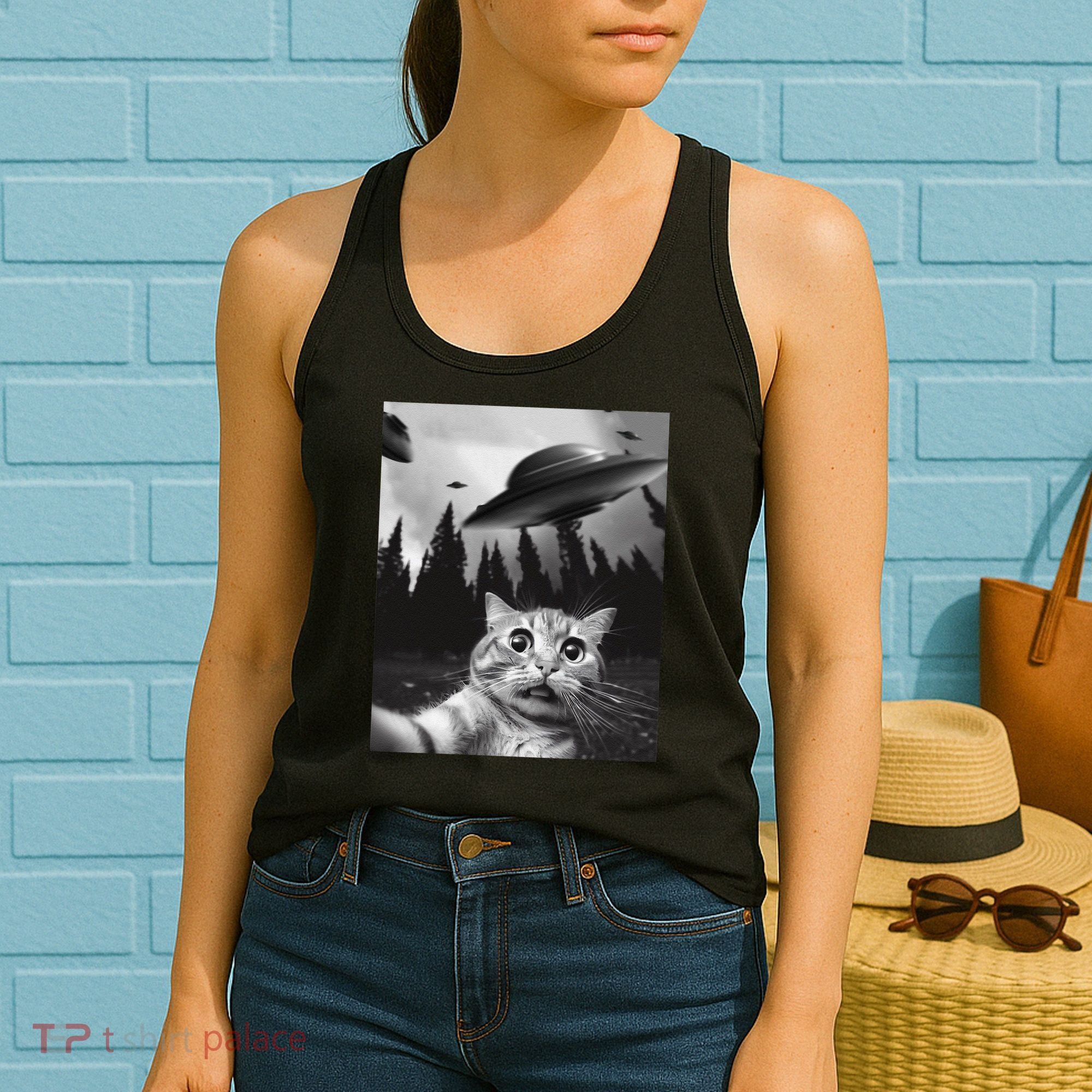 Funny Cat Selfie With Ufos Women's Tank Top