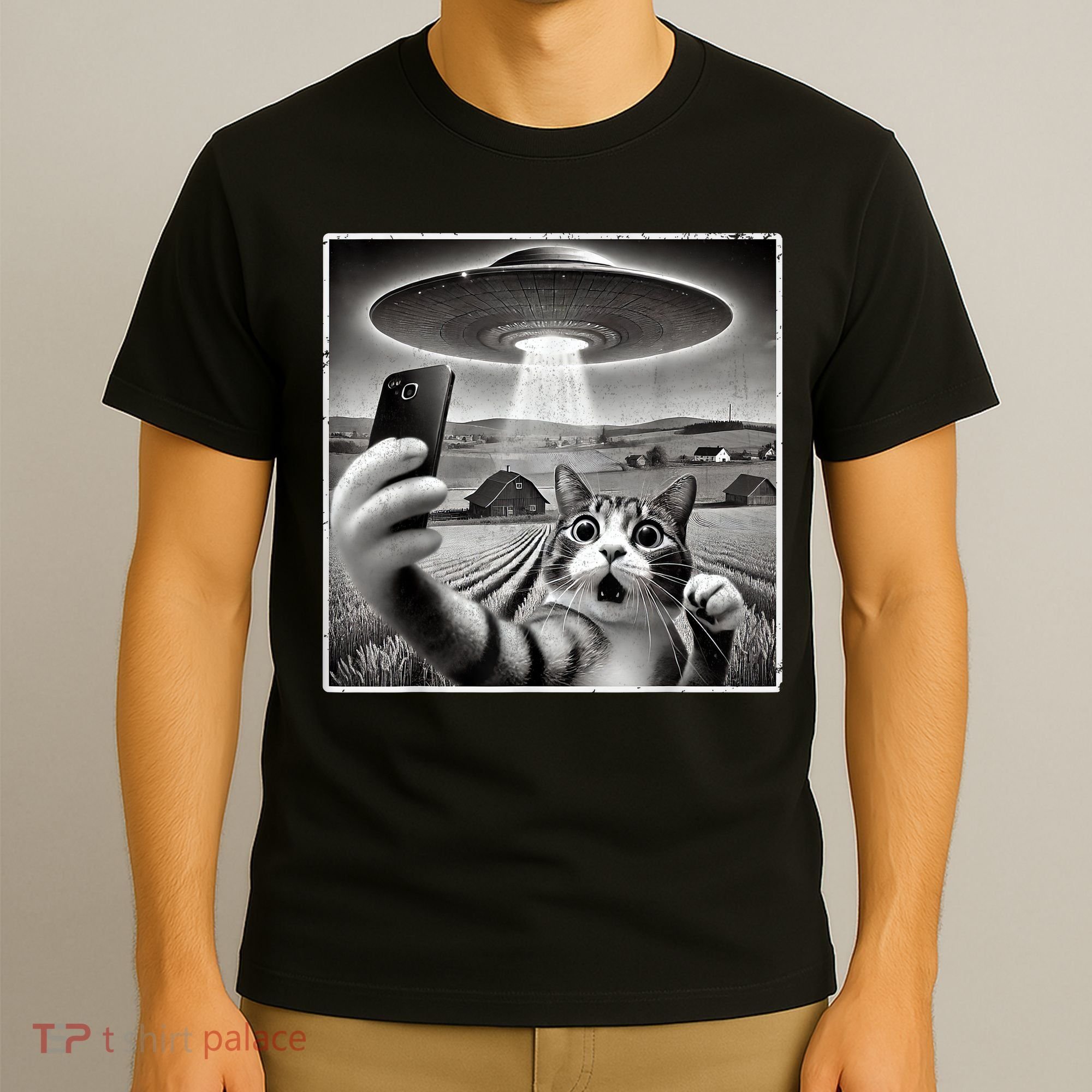 Funny Cat Selfie With Alien UFO Cat T-Shirt