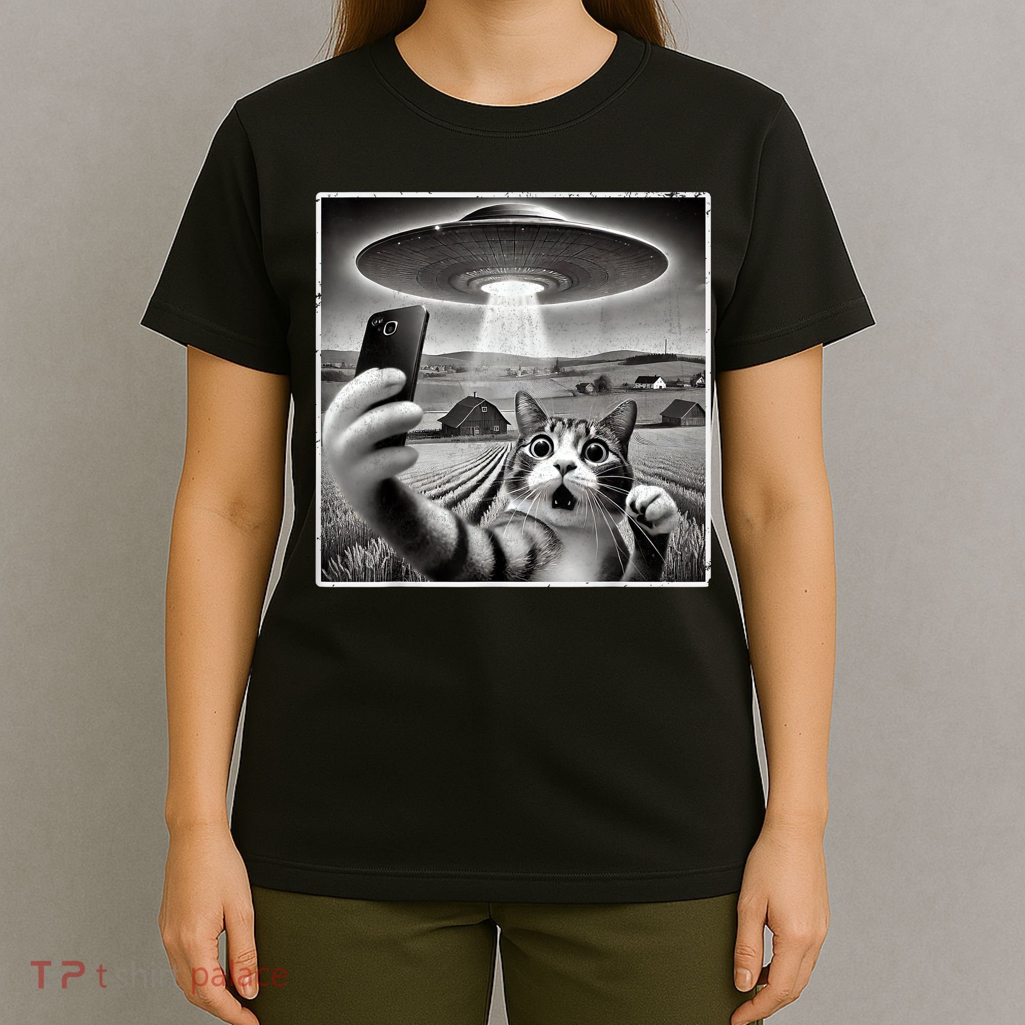 Funny Cat Selfie With Alien UFO Cat T-Shirt