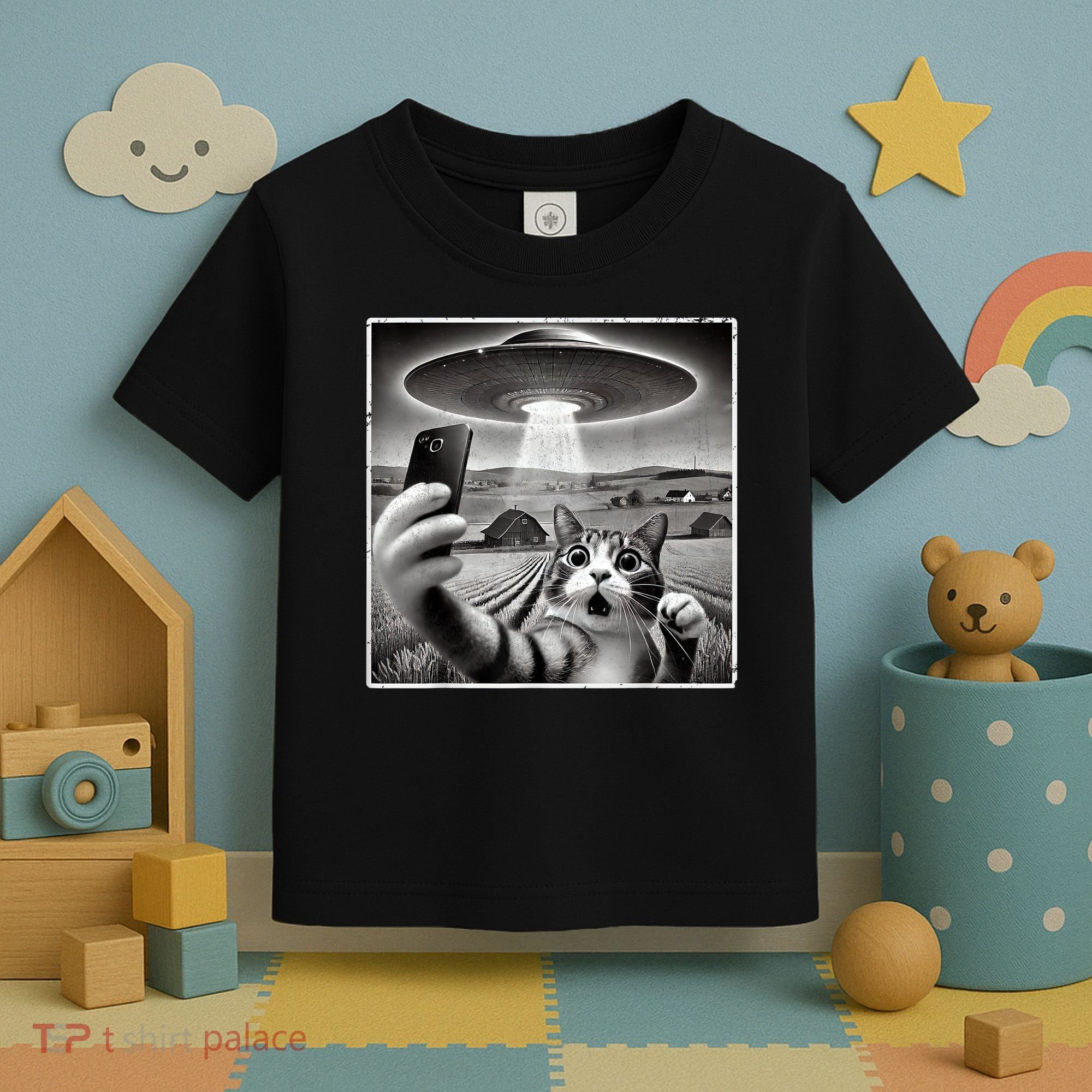 Funny Cat Selfie With Alien UFO Cat Toddler T-Shirt